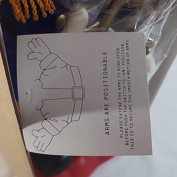 BNIB Rare Disney Battery Operated Musical Goofy Nutcracker Style Figurine - Picture 5 of 13